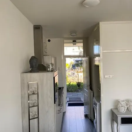 Dutch Line, De Schelp Apartment *