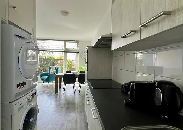 Dutch Line, De Schelp, Gratis Parkeren